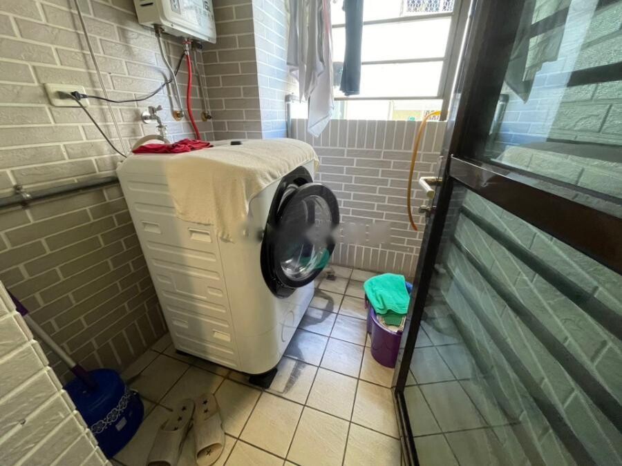 高雄市鳳山區水晶鑽大廈待售房屋