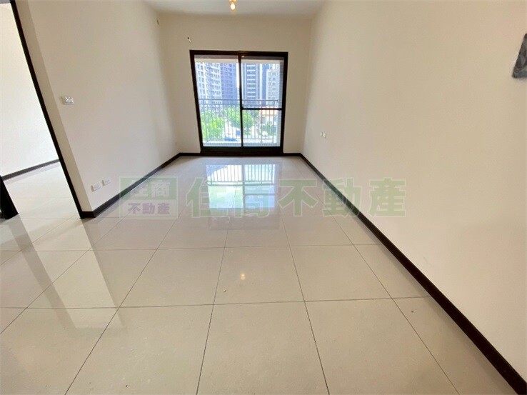 楊梅鴻豐越全新落成三房車 