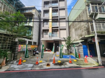 哲博溪崑一街30巷8號華廈待售房屋