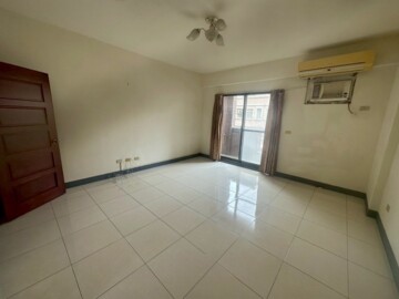 近68|可租補可報稅|家庭,公司合租|門前停車 - Image 1