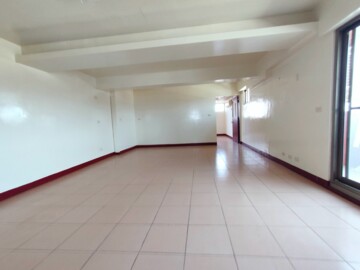 總富三多六街透天待售房屋