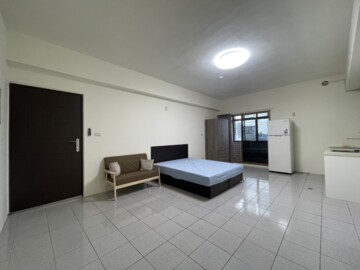 近火車站優質獨立大套房~禁菸、禁寵 - Image 1