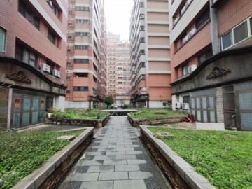 台北新都亞熱帶凱撒區待售房屋