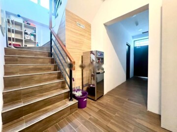 雷中街18巷透天待售房屋