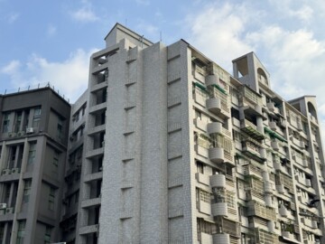 頌真富華廈區待售房屋