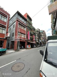 義二路透天金店面 - Image 1