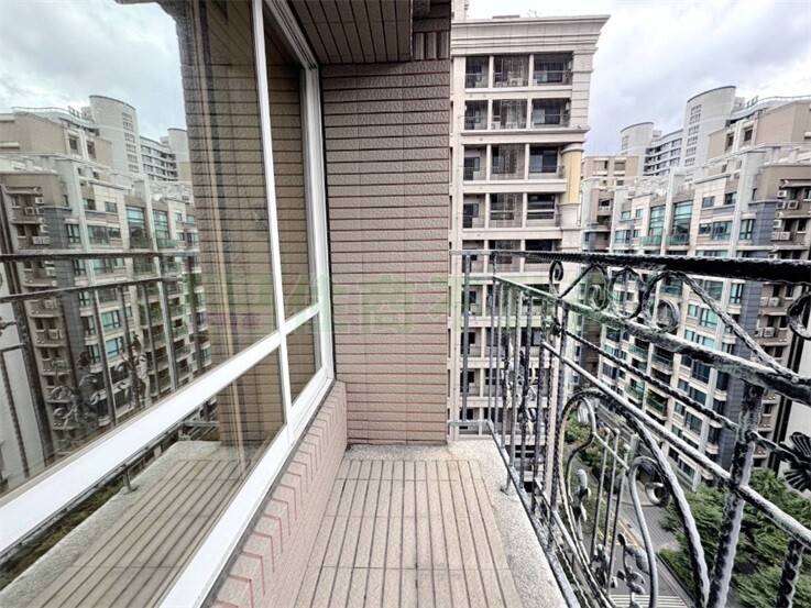 新北市三重區歌德花園莫札特區待售房屋