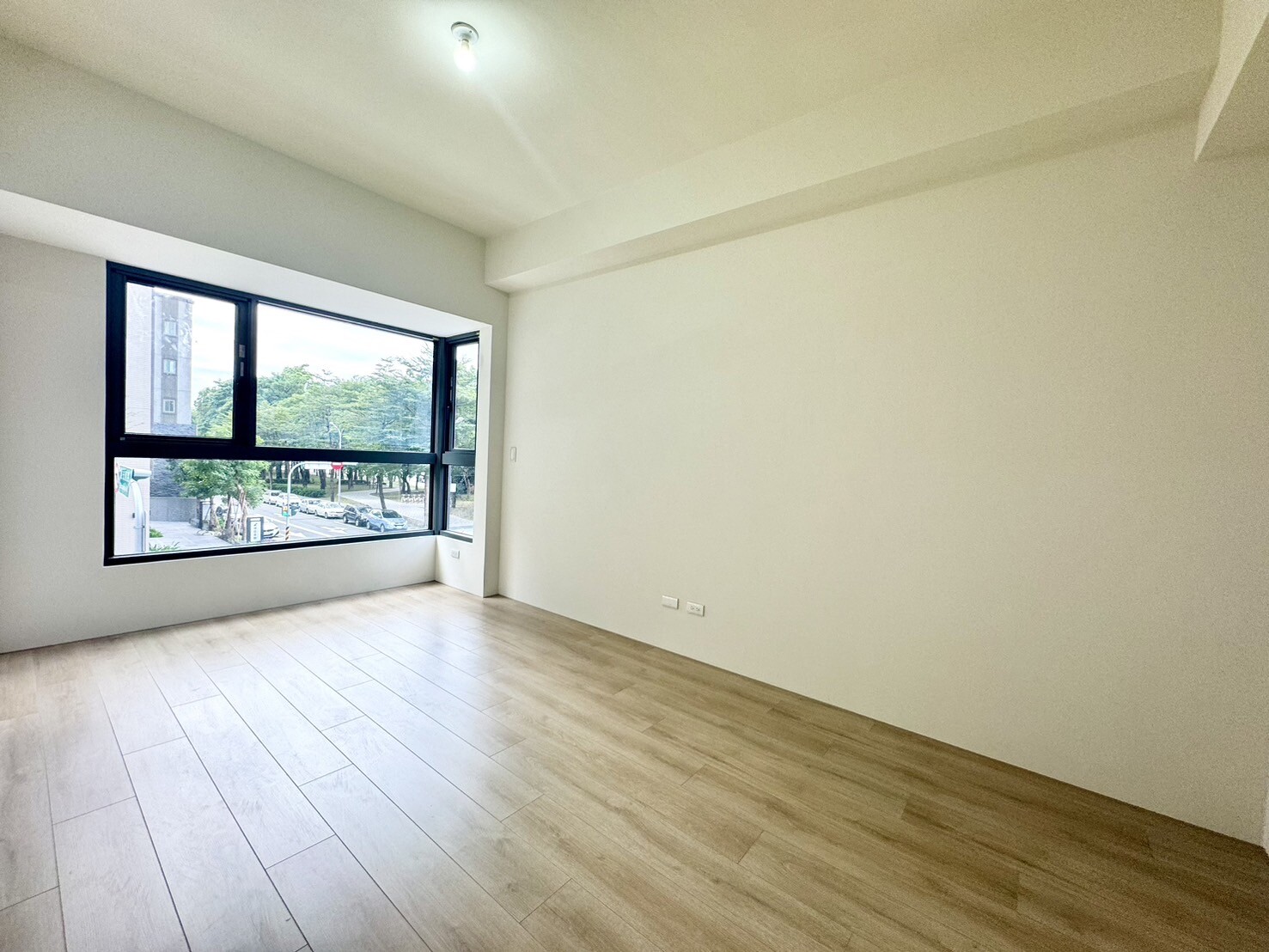 樂屋_台中市東區新業築森鄰待售房屋 台中市東區新業築森鄰待售房屋