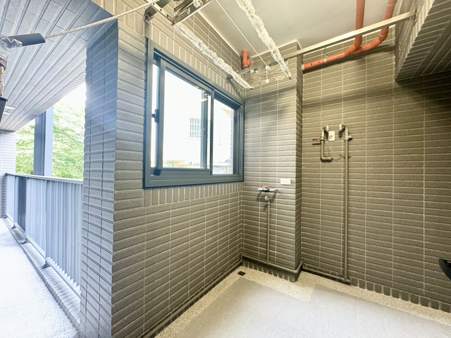 樂屋_台中市東區新業築森鄰待售房屋 台中市東區新業築森鄰待售房屋