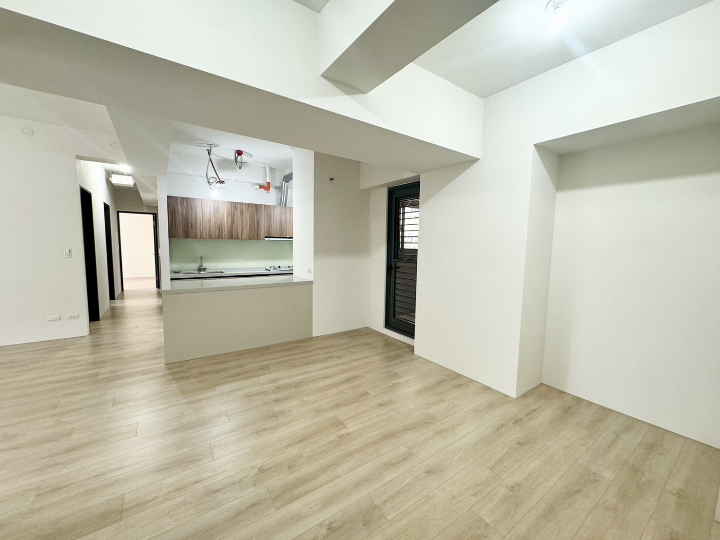 樂屋_台中市東區新業築森鄰待售房屋 台中市東區新業築森鄰待售房屋