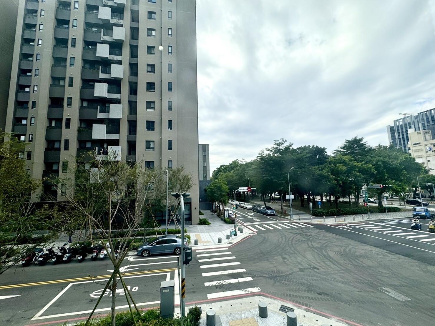 樂屋_台中市東區新業築森鄰待售房屋 台中市東區新業築森鄰待售房屋