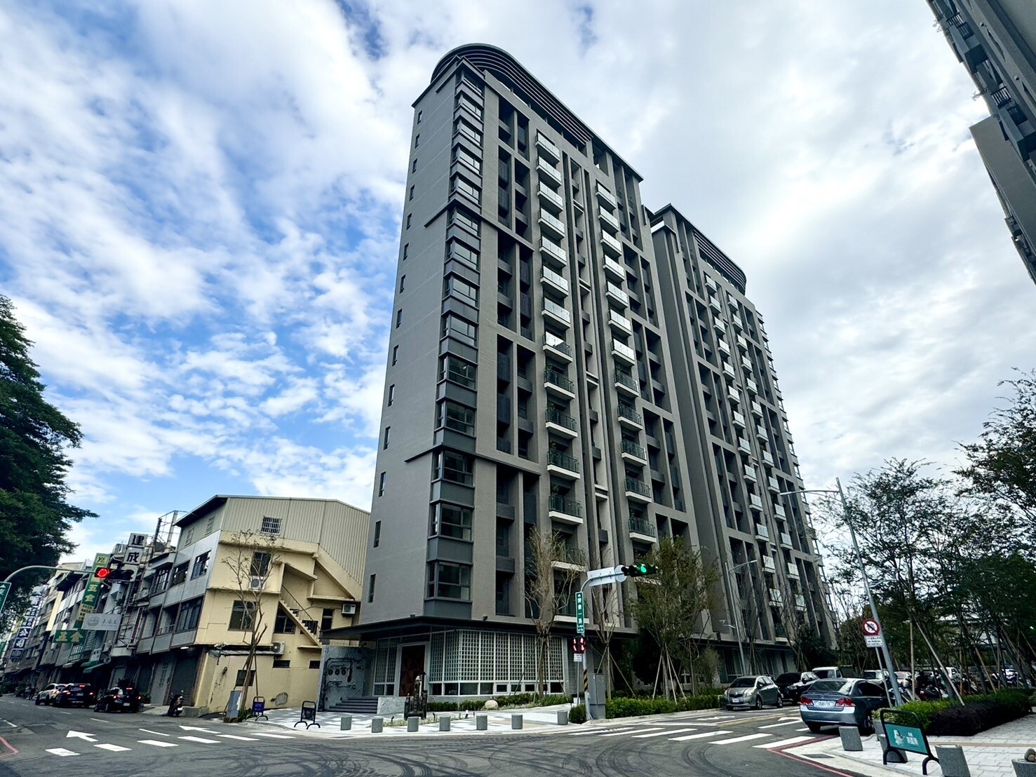 樂屋_台中市東區新業築森鄰待售房屋 台中市東區新業築森鄰待售房屋