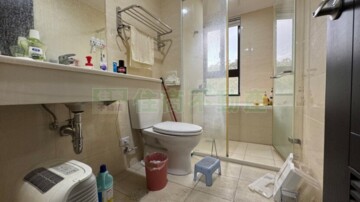 雲天大地待售房屋