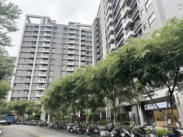 鴻築鴻典待售房屋