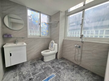 戶政旁邊間小辦公室 - Image 1