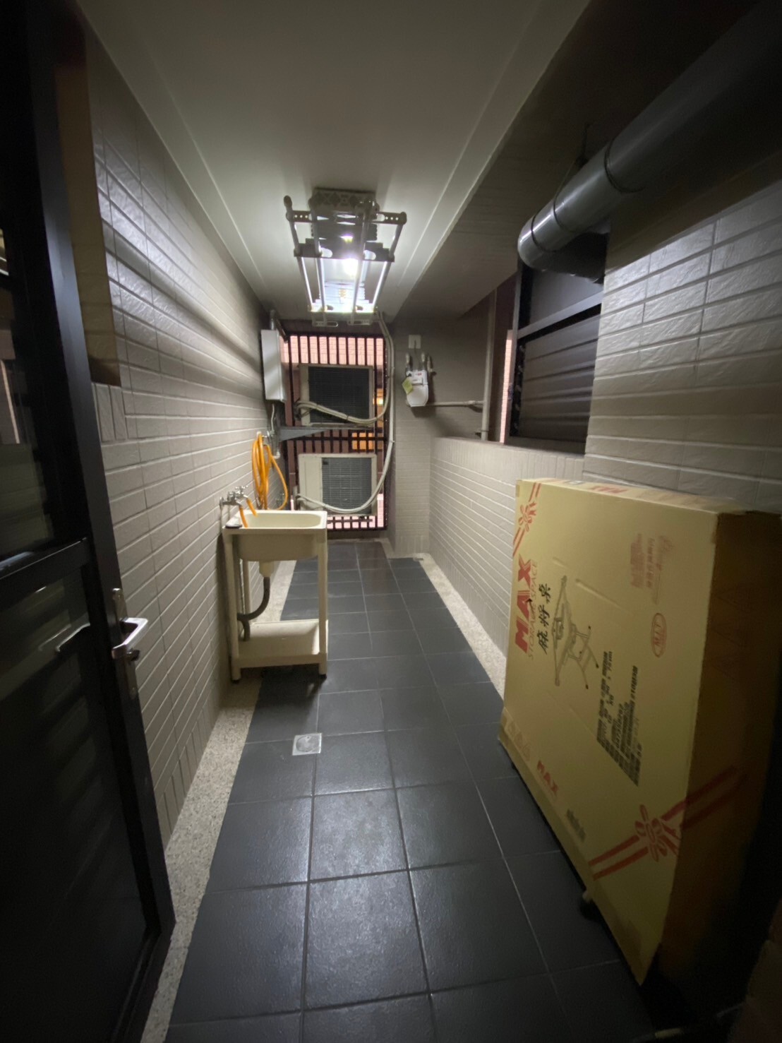 台中市南區悠森學待售房屋