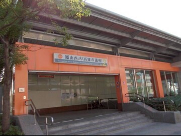 鳳西捷運  家樂福雙店面 - Image 1