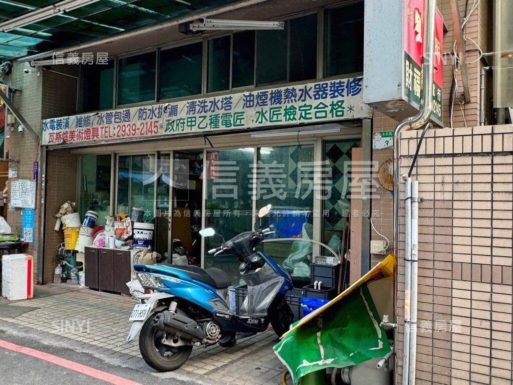 木新市場挑高人潮金店