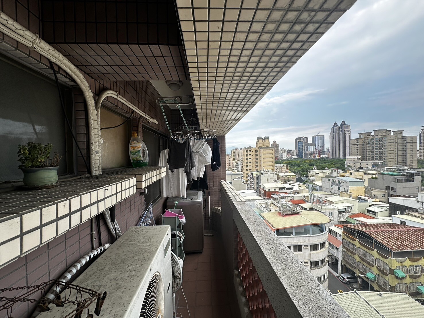 高雄市鼓山區天下觀待售房屋