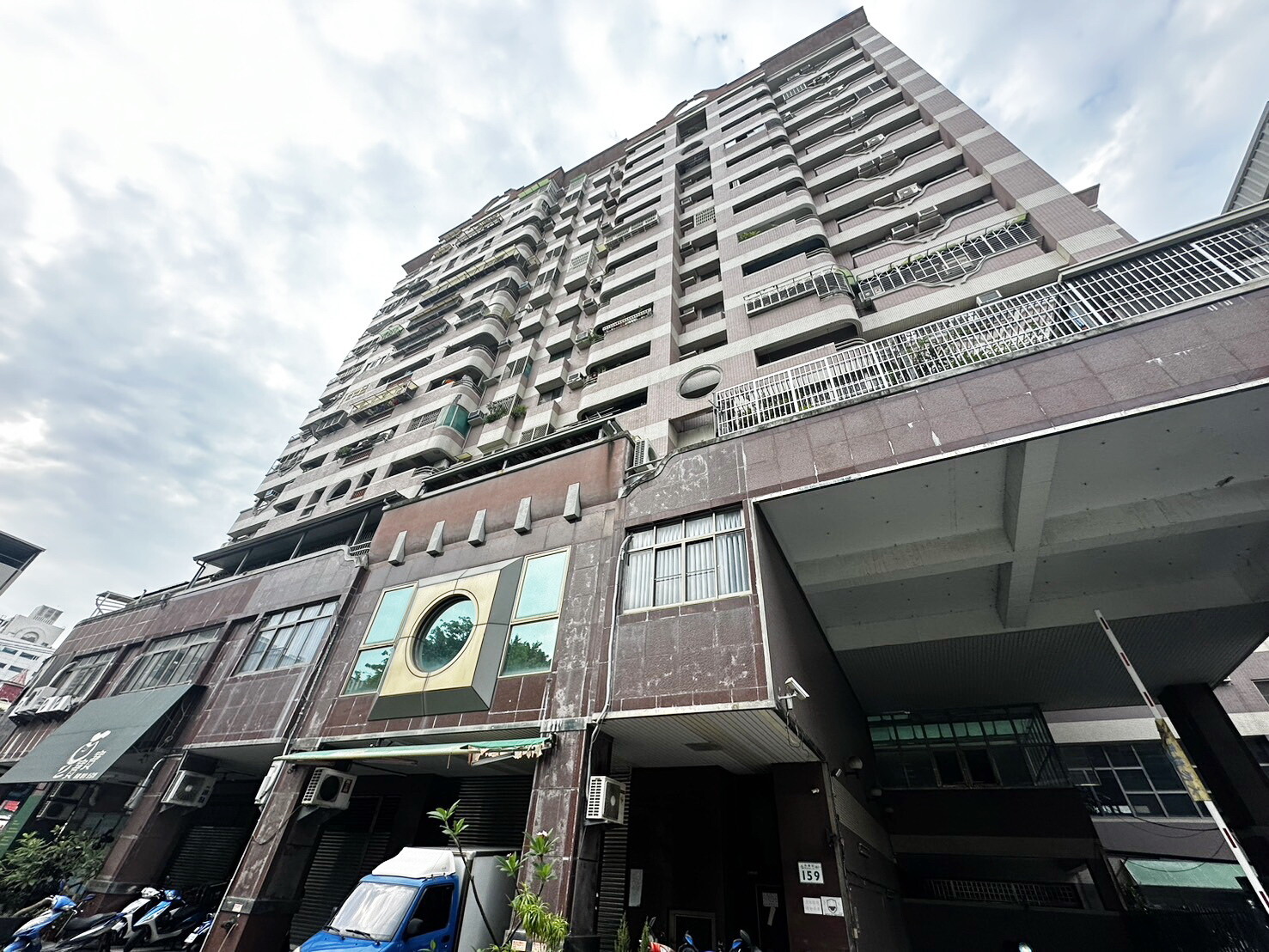 高雄市鼓山區天下觀待售房屋