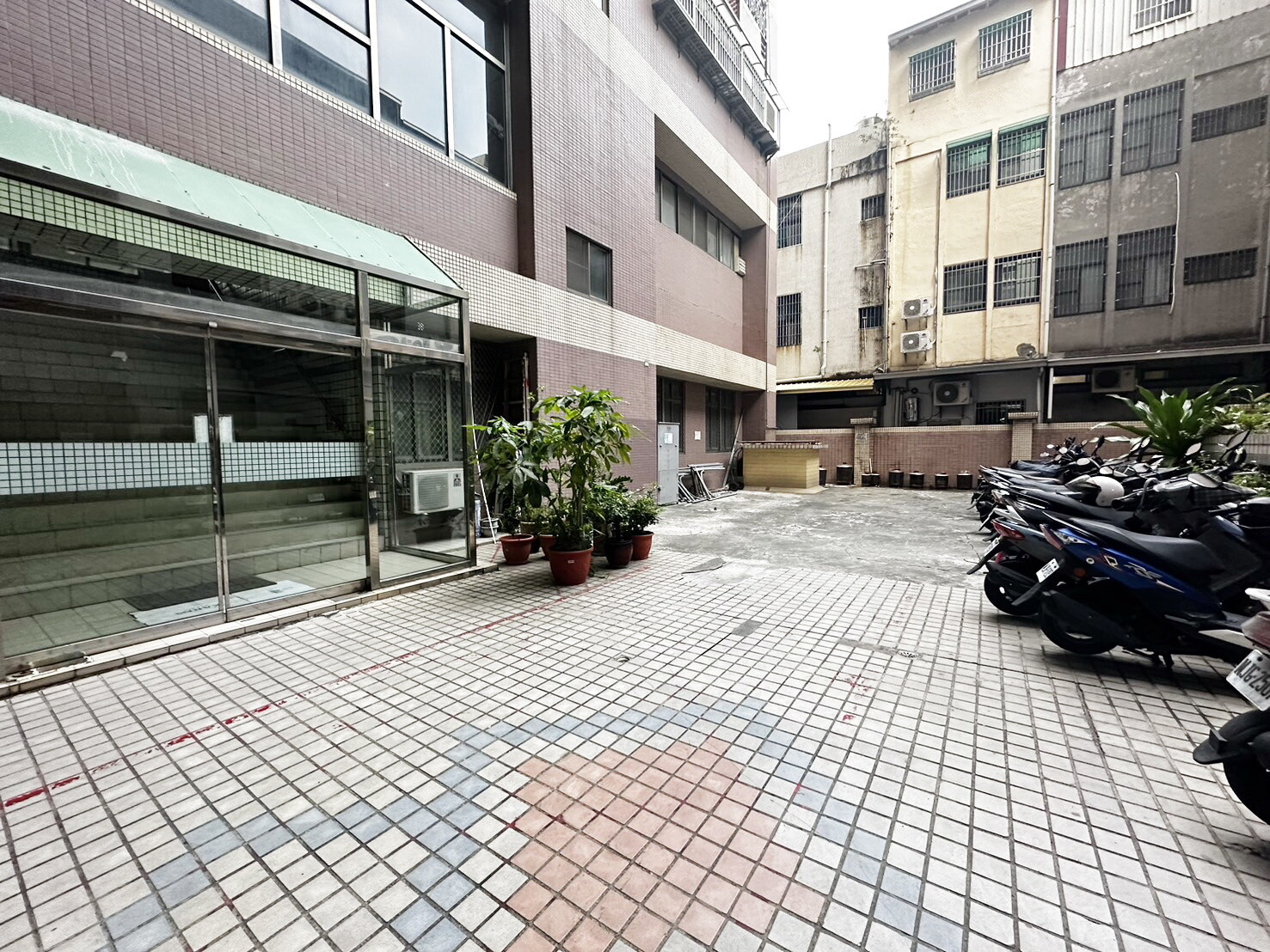高雄市鼓山區天下觀待售房屋