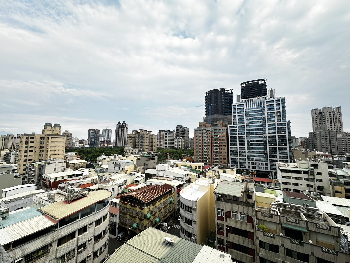 高雄市鼓山區天下觀待售房屋