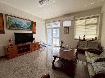 [專租]歸仁黃金商圈五套房美透天 - Image 1