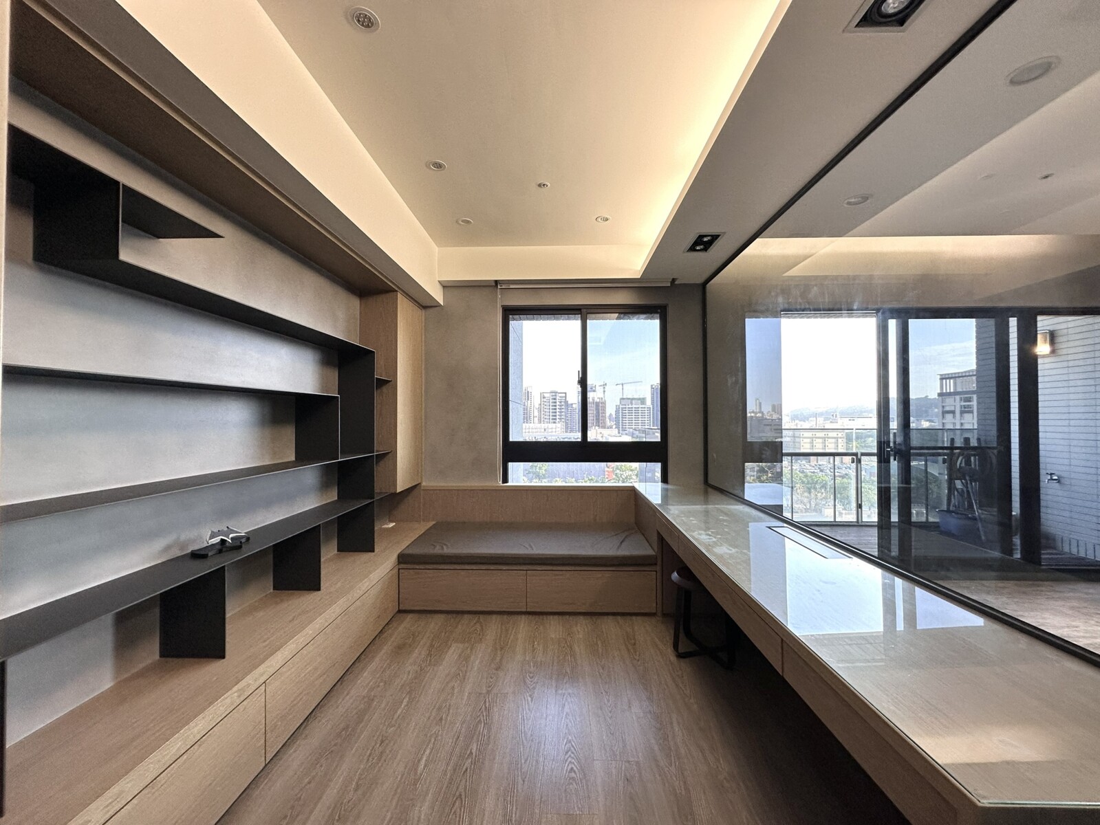 高雄市鼓山區鳳凰會待售房屋