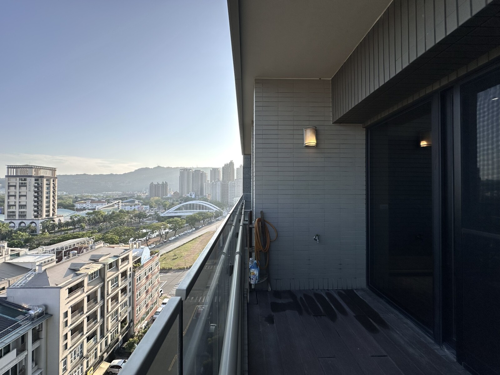 高雄市鼓山區鳳凰會待售房屋