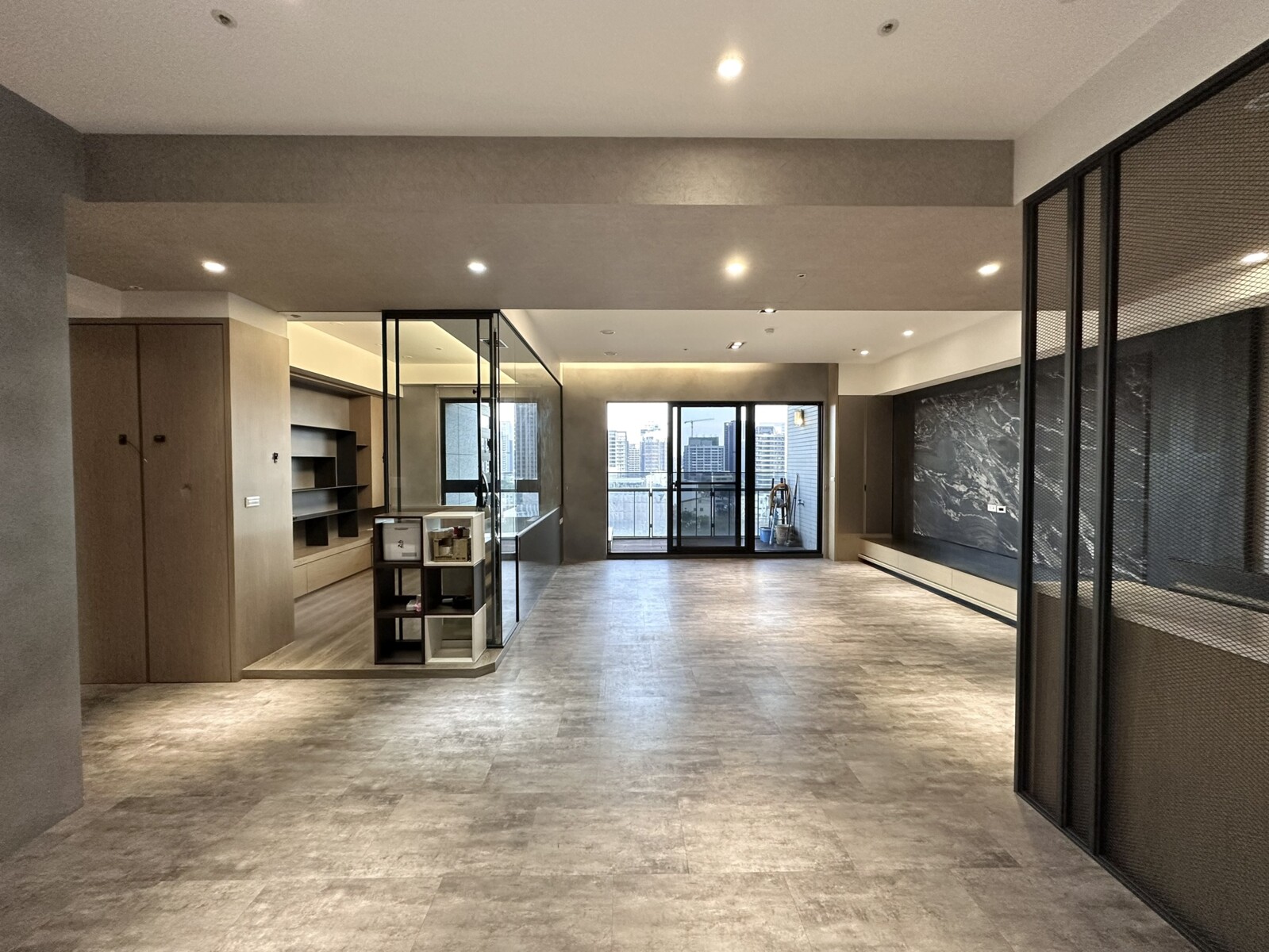 高雄市鼓山區鳳凰會待售房屋
