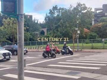 嘉興街三角窗店面(租9) - Image 1