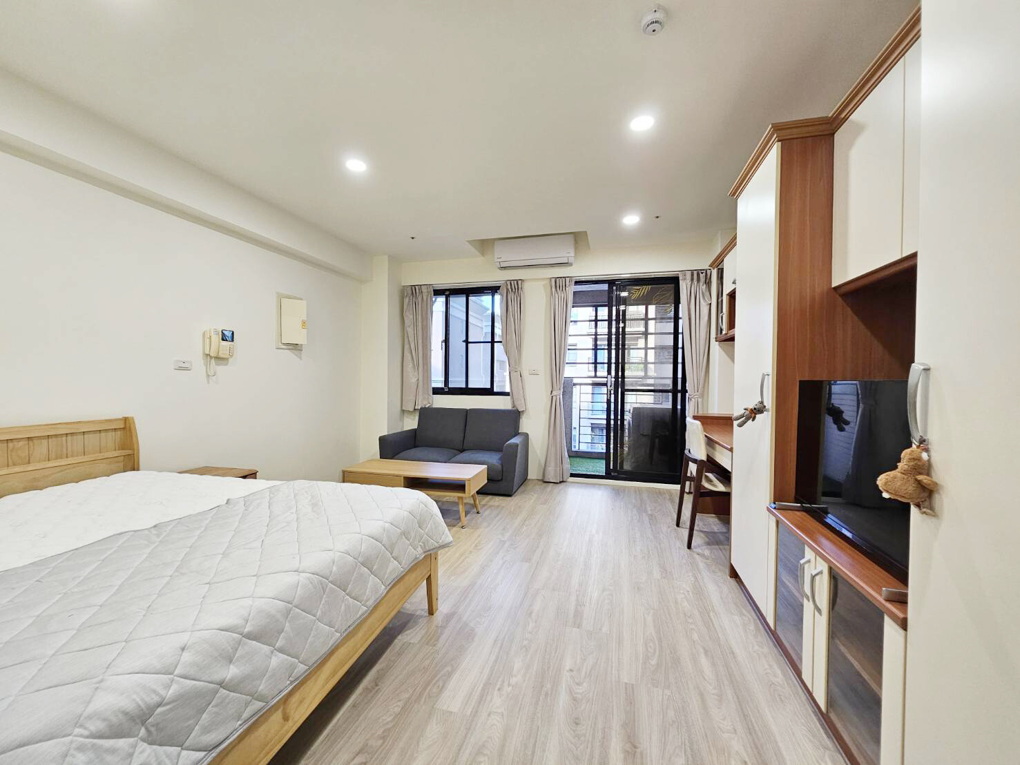 黃金地段喜來登旁質感裝潢視野大套房❤️燕子報喜- 俠隱/築科辦公大樓更多社區優質物件| 樂屋網社區行情