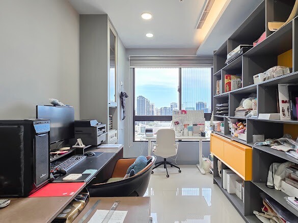 樂屋_高雄市鼓山區鳳凰會待售房屋 高雄市鼓山區鳳凰會待售房屋