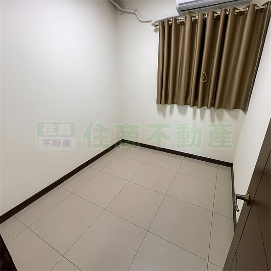 高雄市左營區翡翠流域待售房屋