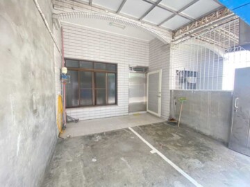 橋頭甲圍⭐稀有釋出/雙面臨路⭐翻新透天 - Image 1