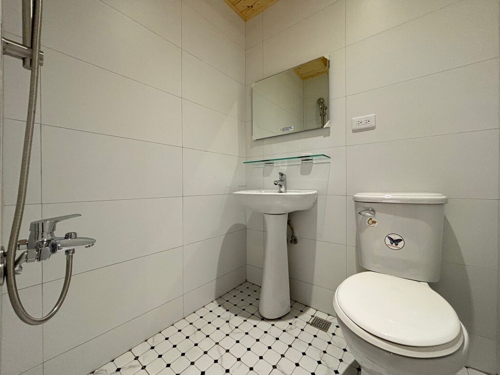 樂屋_嘉義市西區晨洋皇家待售房屋 嘉義市西區晨洋皇家待售房屋