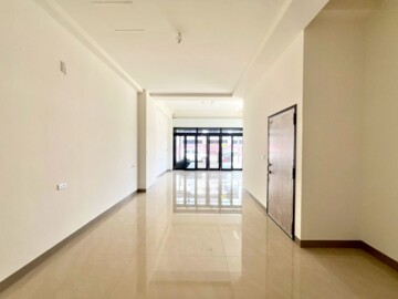 麻豆中正路星巴克全新邊間臨路店面 - Image 1
