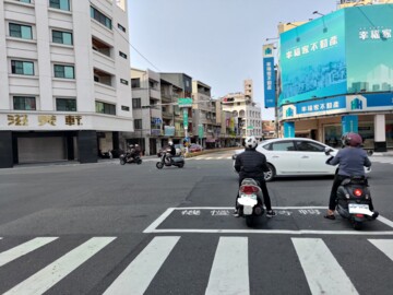 11坪套房5500民生路與臨安路口 - Image 1