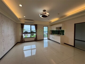 雲天大地待售房屋