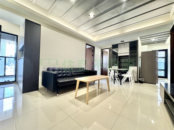 鼎山家樂福輕軌三房平車