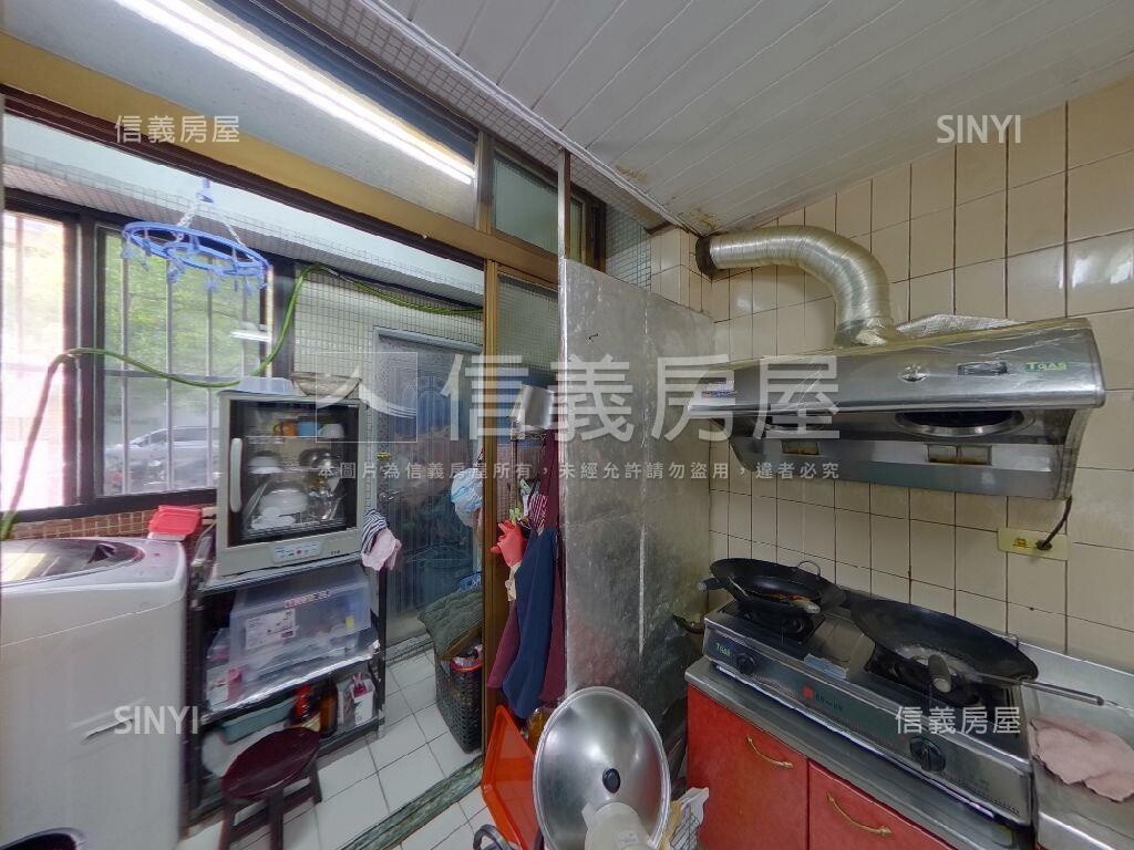 台北市信義區忠孝海華社區一待售房屋