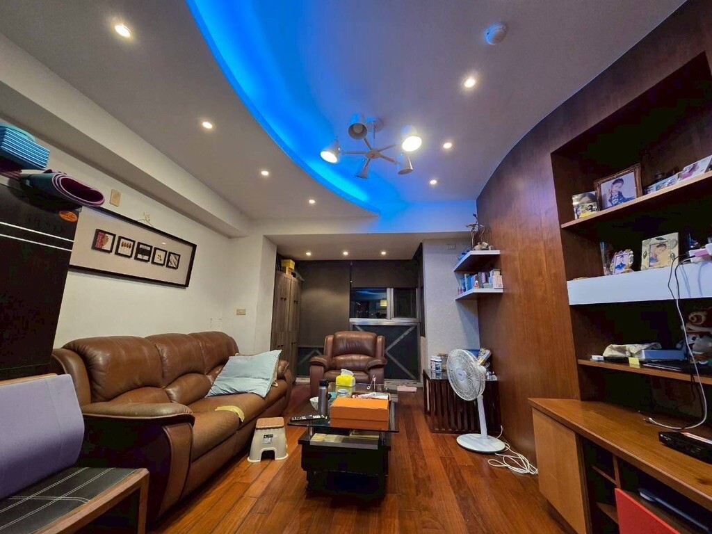 文化景觀電梯3房0960~765~674李R