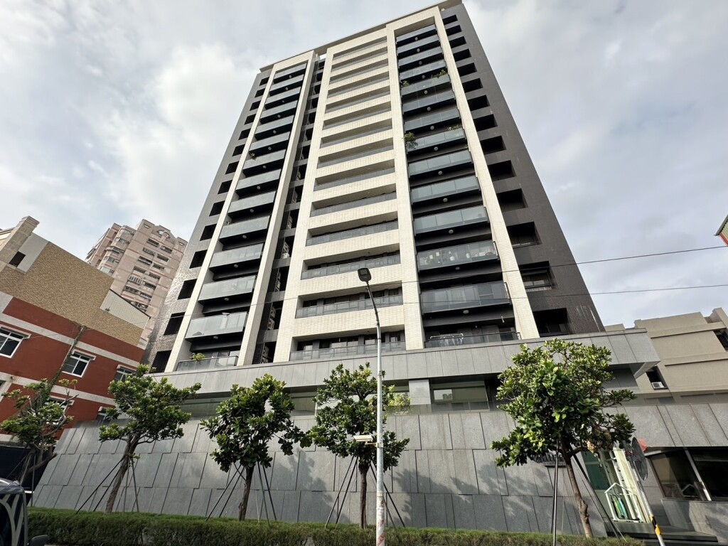 高雄市三民區漢神線上/漢神online待售房屋