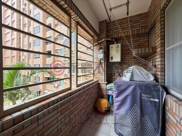 高雄市鳳山區京城熱帶嶼待售房屋