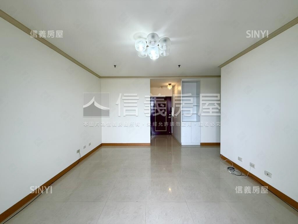 新埔春池次頂豪景三房車位