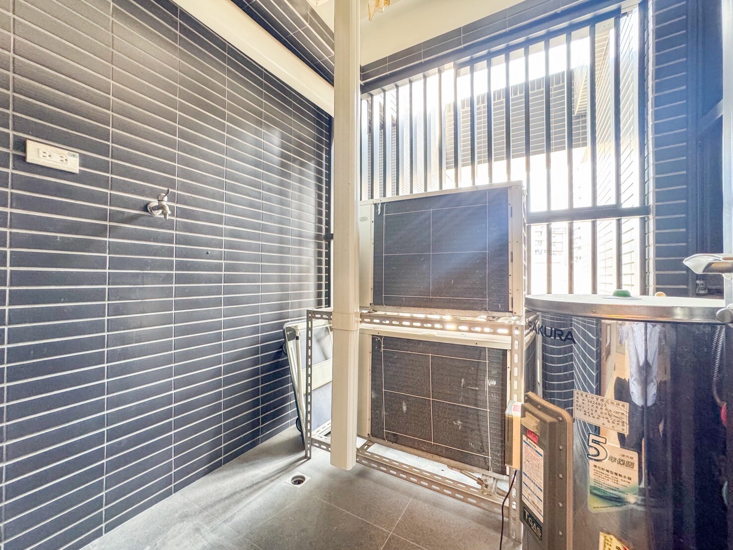 高雄市左營區京城V Park待售房屋