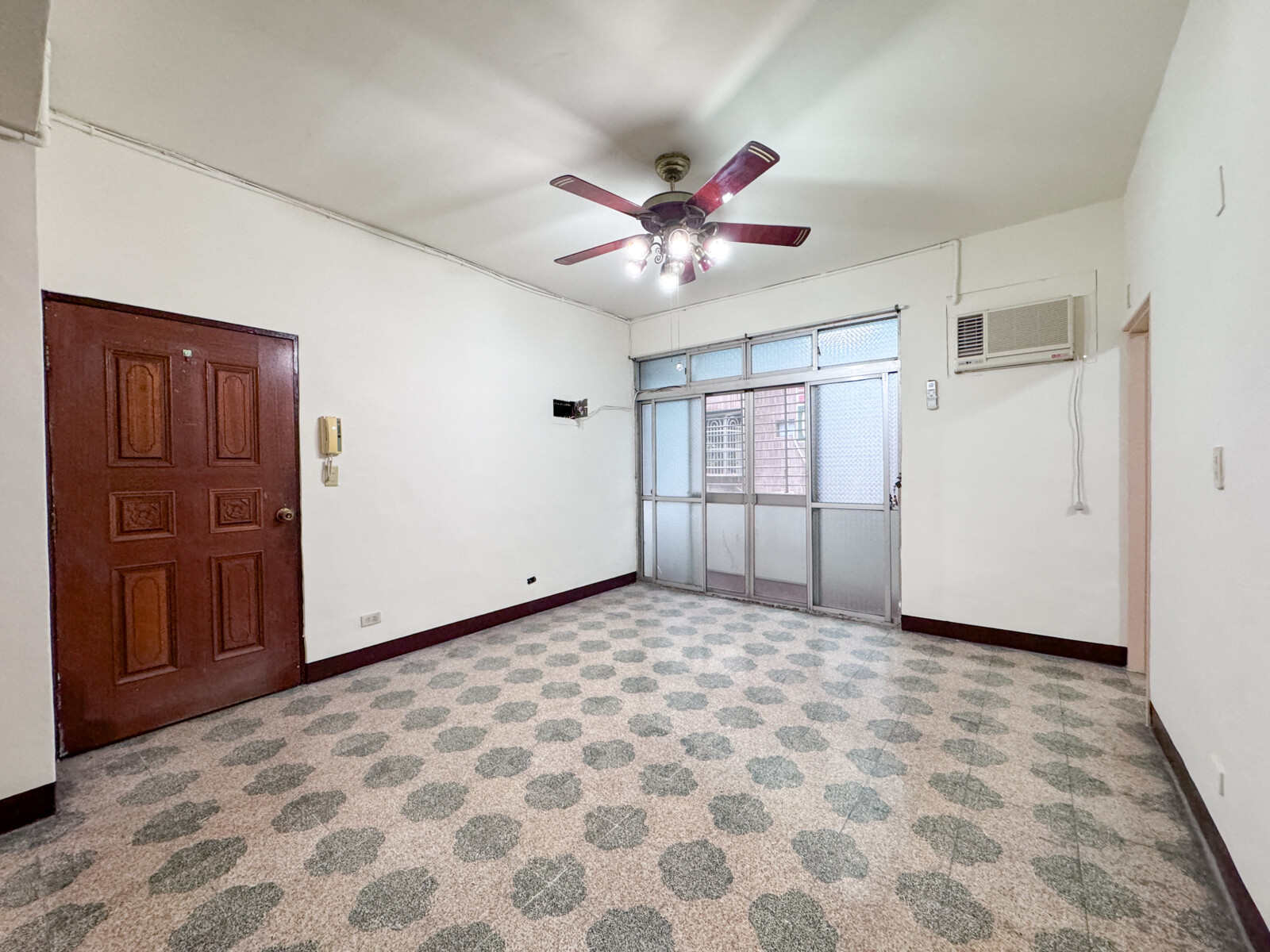 南勢角商圈近捷運四房美寓~*住商玉瑄