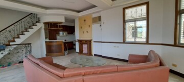 美麗皇家待售房屋