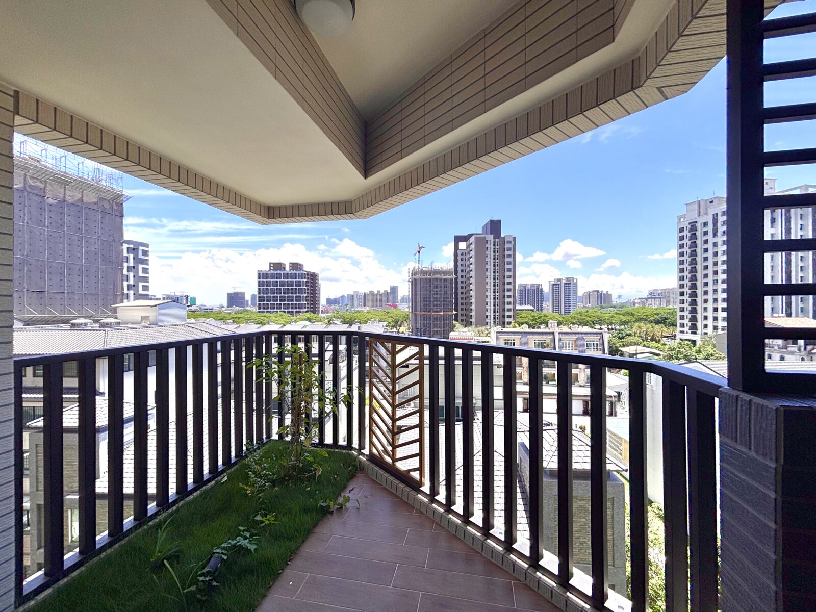 高雄市楠梓區富旺微美居鉑金特區待售房屋