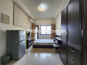 喜來登旁。景觀電梯套房出租。有陽台 - Image 1